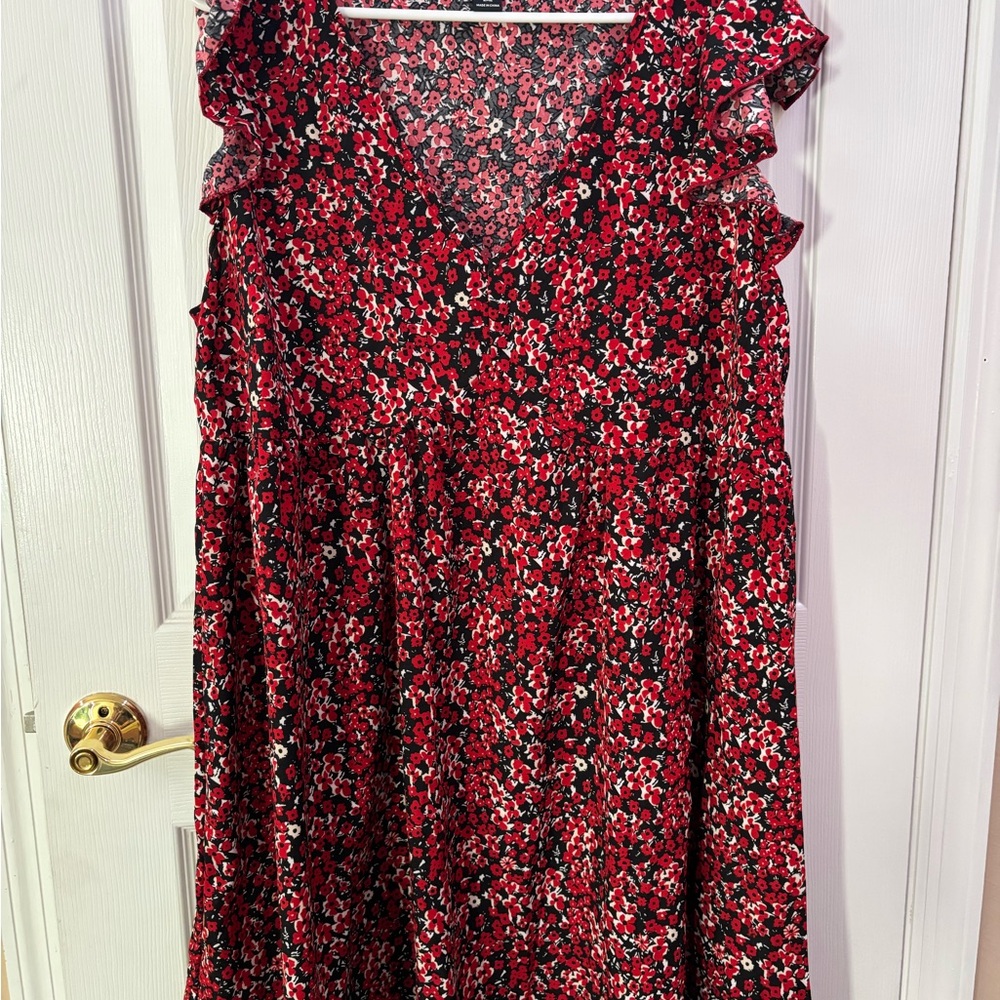 SHEIN Red and Black Floral Top